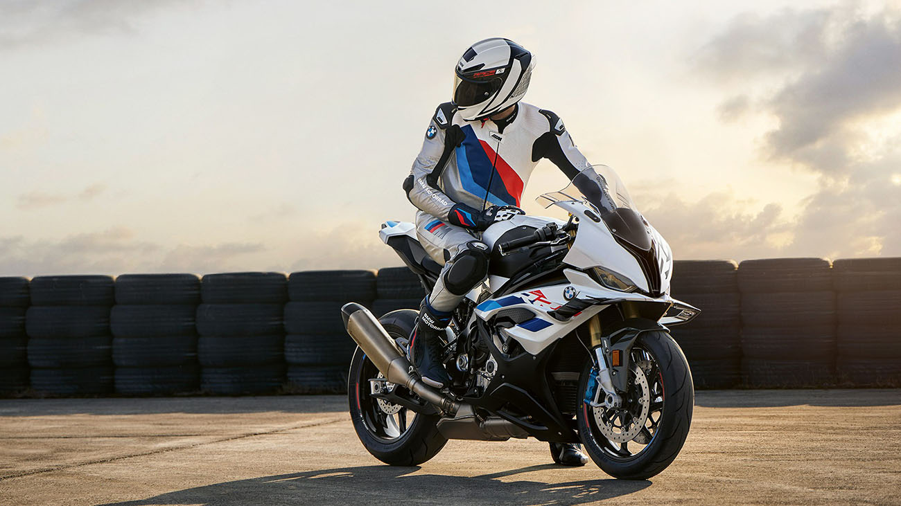 BMW S1000RR action-3