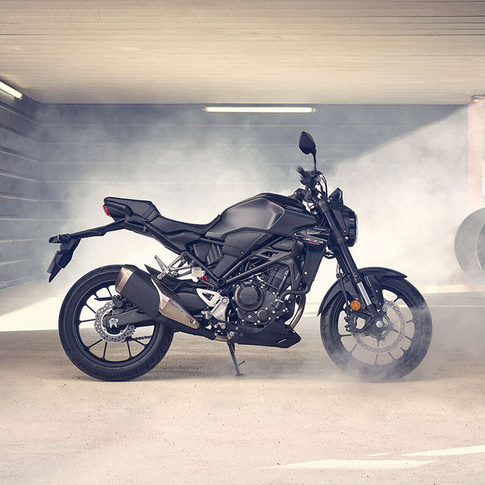 Honda CBR300R lifestyle 1