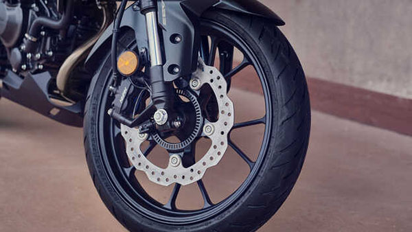 Honda CBR300R wheel