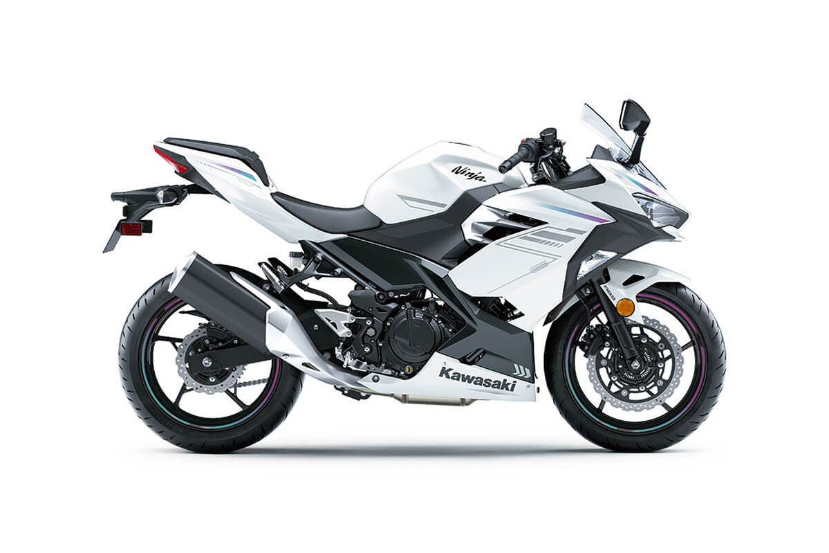 Kawasaki Ninja 400 white color