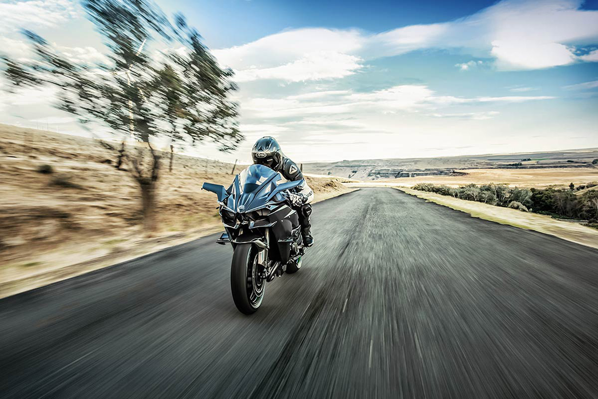 Kawasaki Ninja H2R high speed