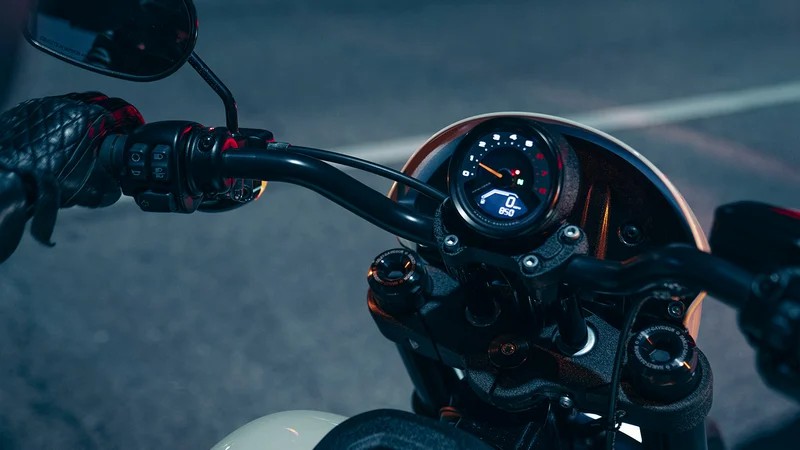 Low Rider S handlebars