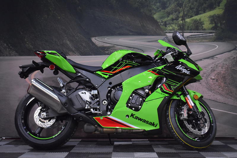 Ninja ZX-10R lifestyle 1