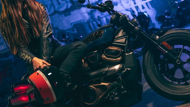 Sportster S lifestyle 1