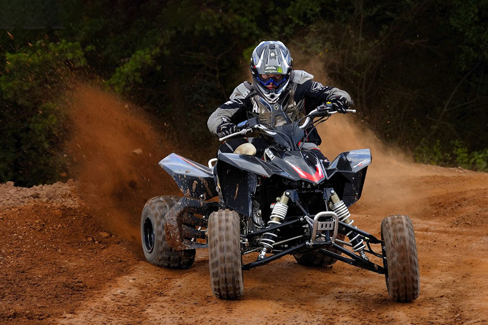 Suzuki Quadracer LTR 450 driving