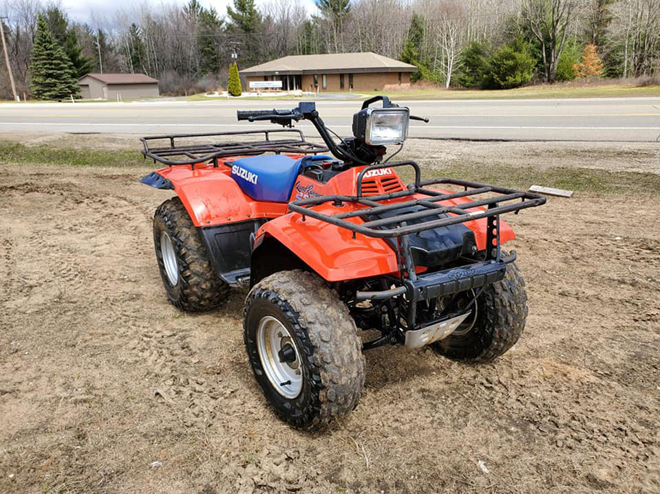 Suzuki Quadrunner 250 exterior