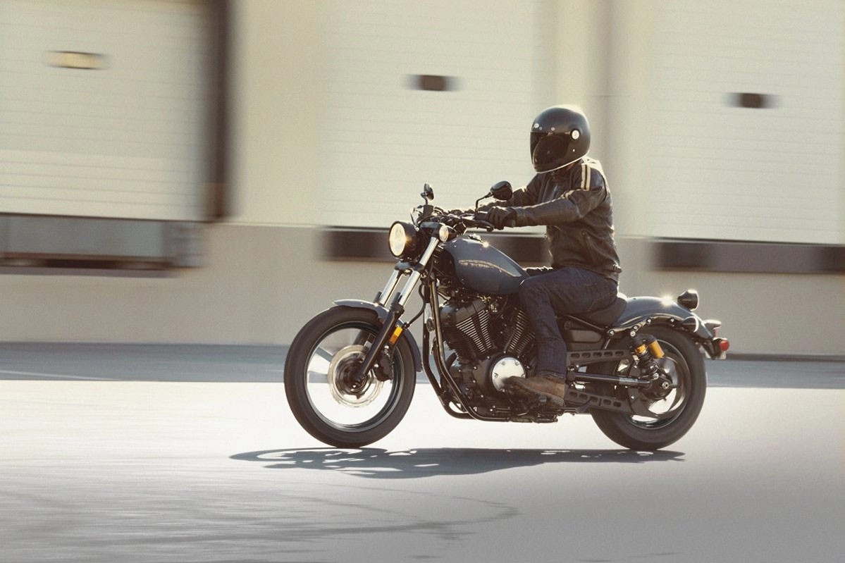 Yamaha Bolt R-Spec driving
