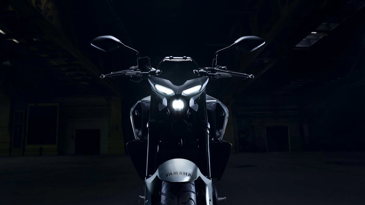 Yamaha MT-03 exterior 3