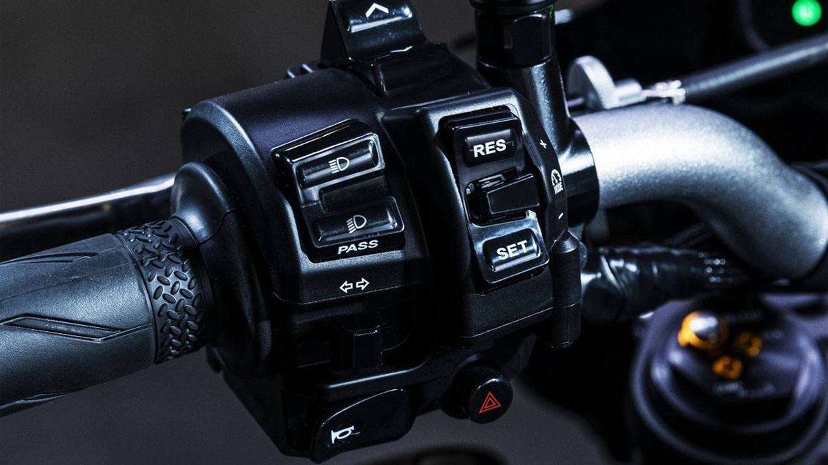 Yamaha MT-10 handlebars