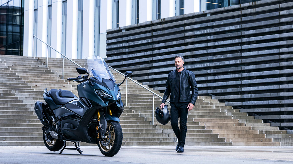 Yamaha Tmax Tech Max lifestyle 1