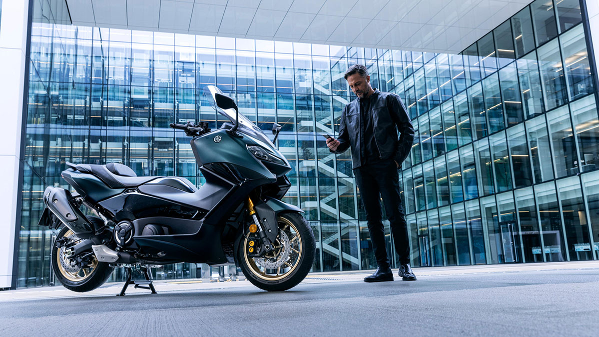 Yamaha Tmax Tech Max lifestyle