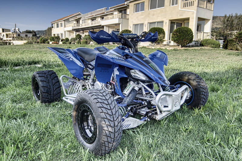 Yamaha YFZ 450 action