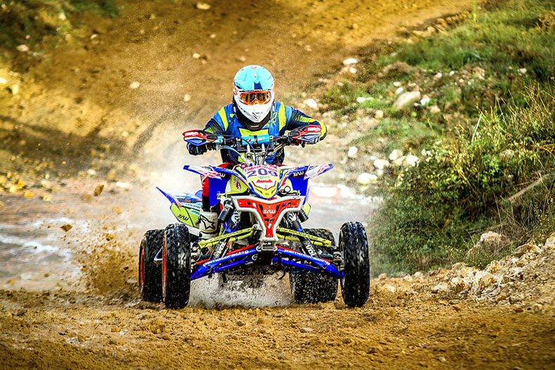 Yamaha YFZ 450 driving