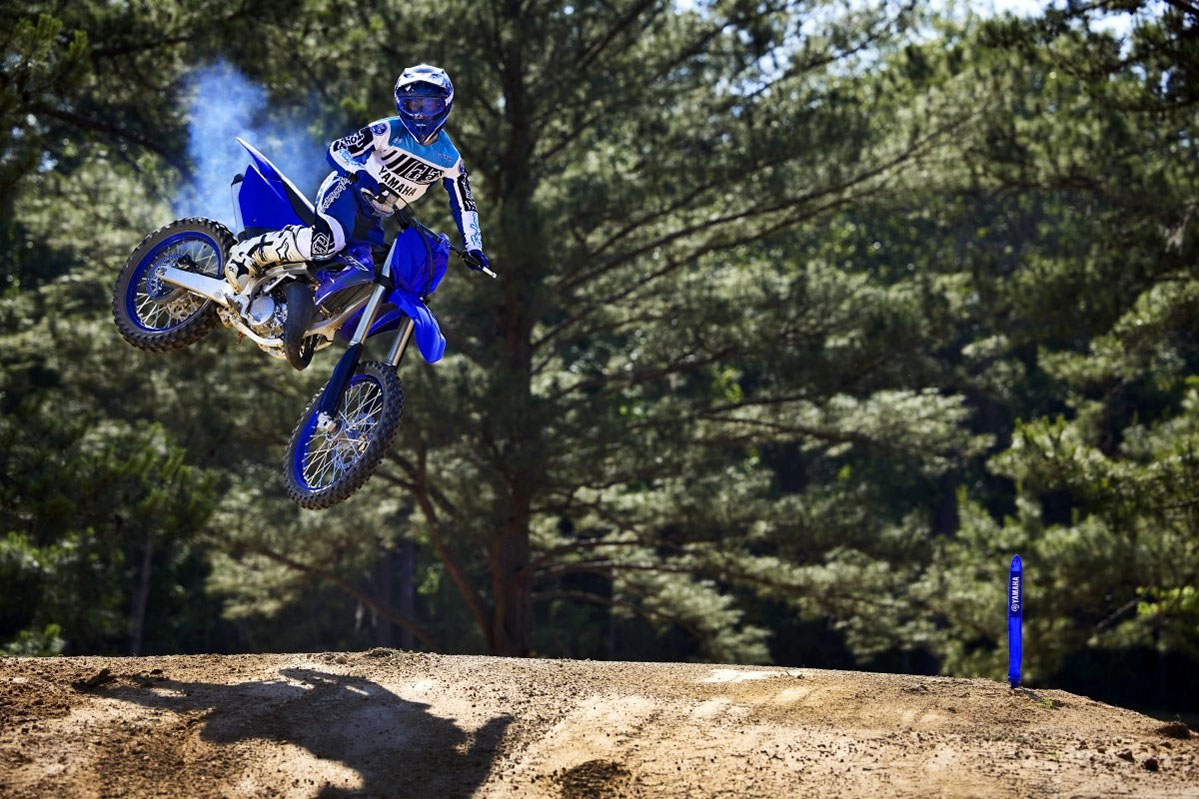 Yamaha YZ125 driving 1