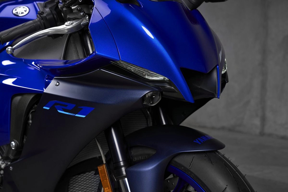 Yamaha YZF-R1 head