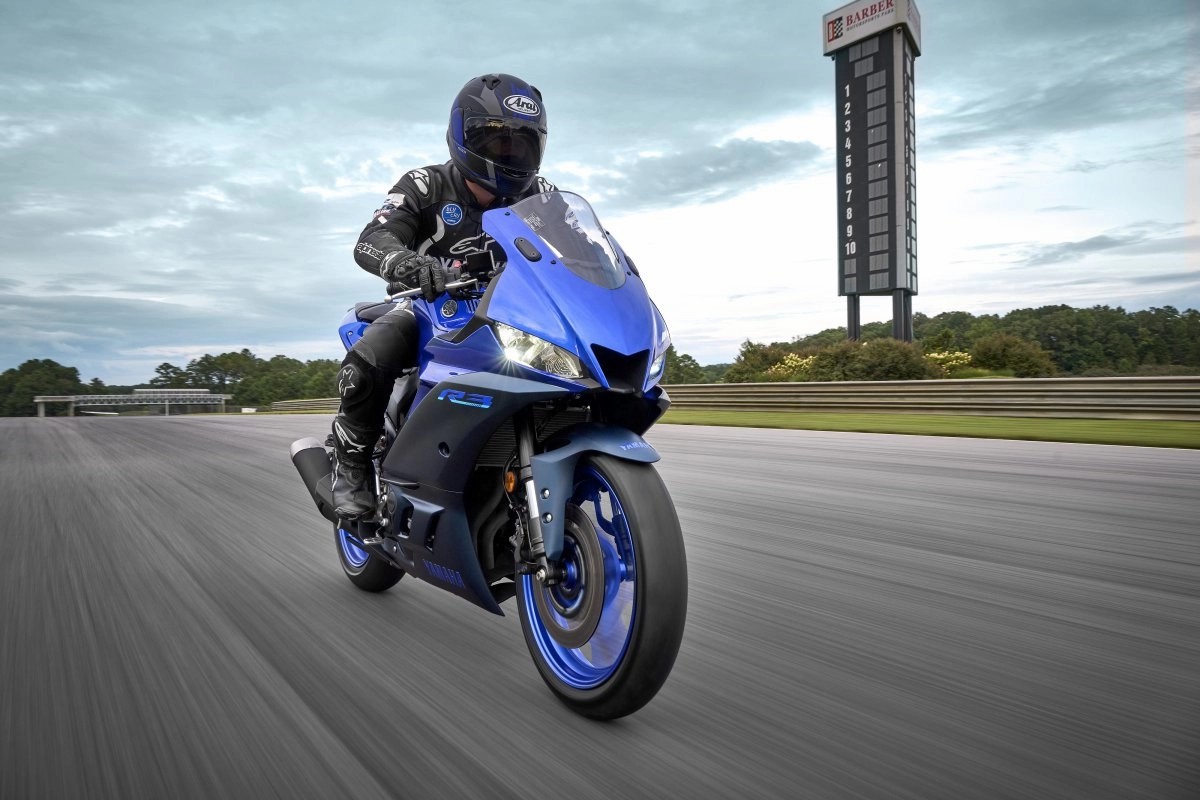 Yamaha YZF-R3 color blue