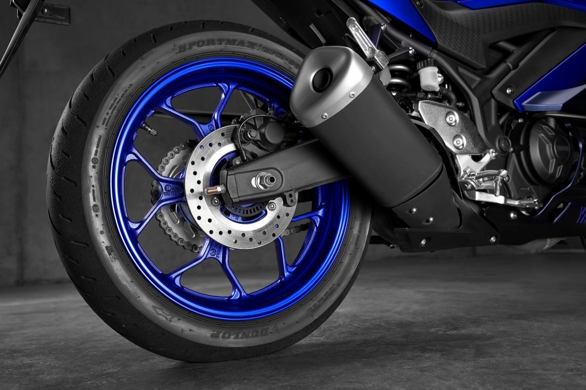 Yamaha YZF-R3 exhaust